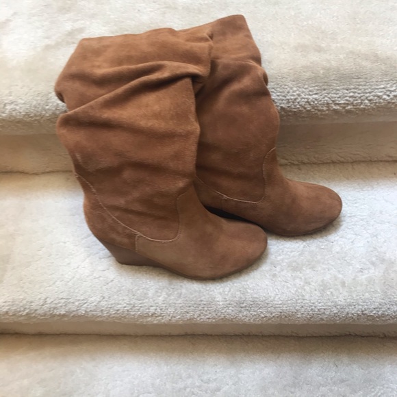 Women’s Suede Boots, Wedge Heels - Picture 3 of 3